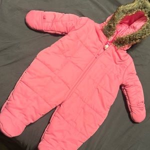 Kids snow suite 6/9 months used one adorable perfect for winter time